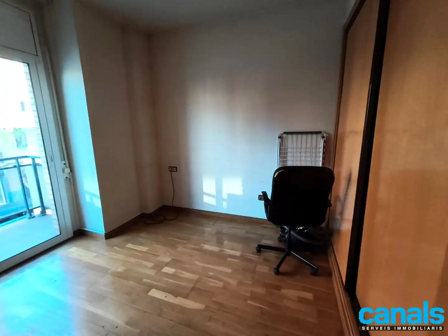 Habitación de Piso en venta en Cerdanyola del Vallès con Aire acondicionado, Calefacción y Parquet