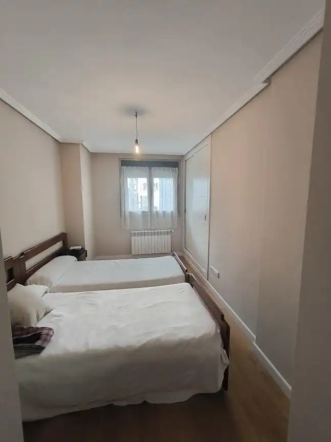 Schlafzimmer von Wohnung zum Verkauf in Oviedo  mit Heizung und Abstellraum