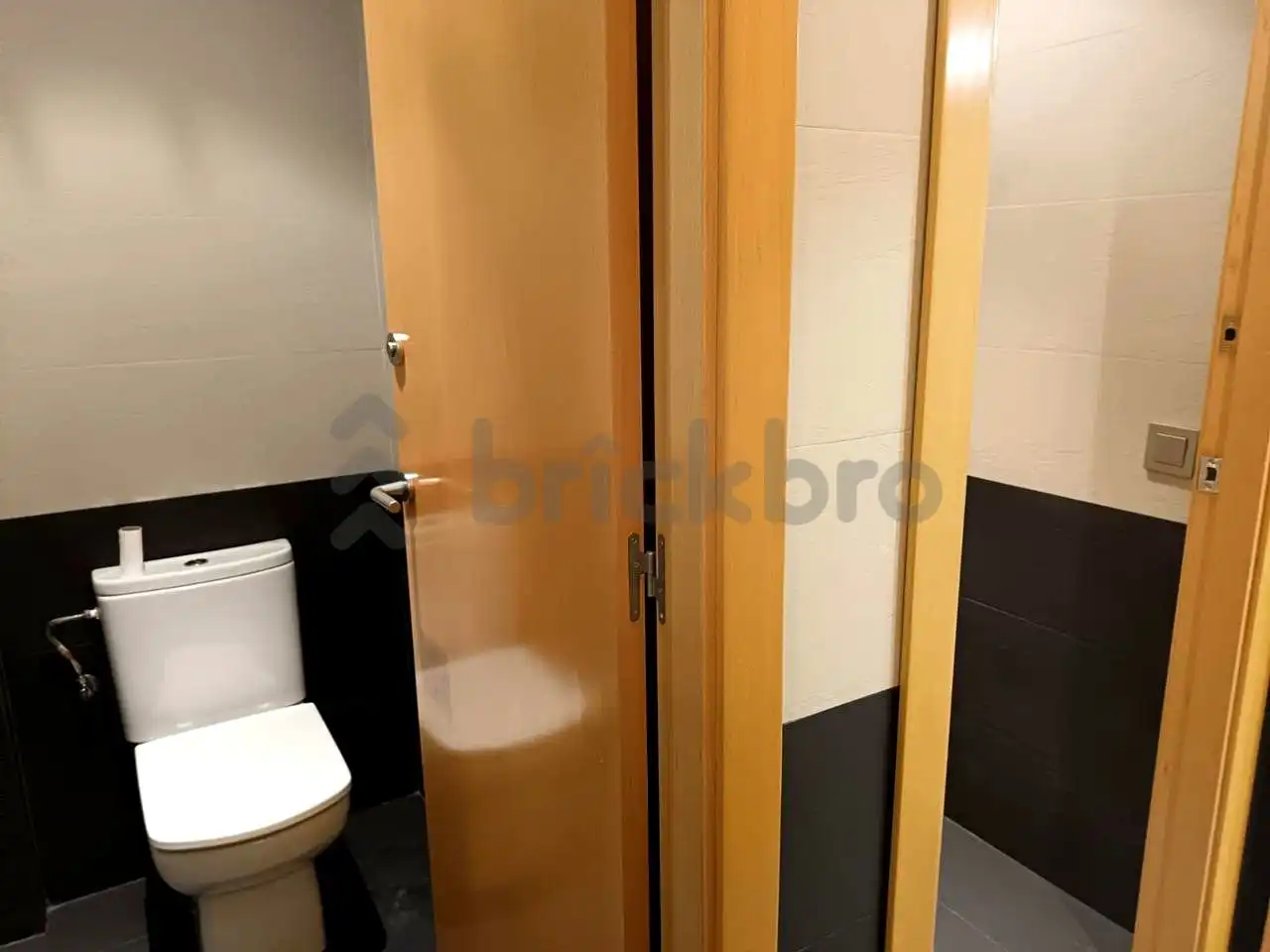 Bathroom of Office for sale in Barcelona