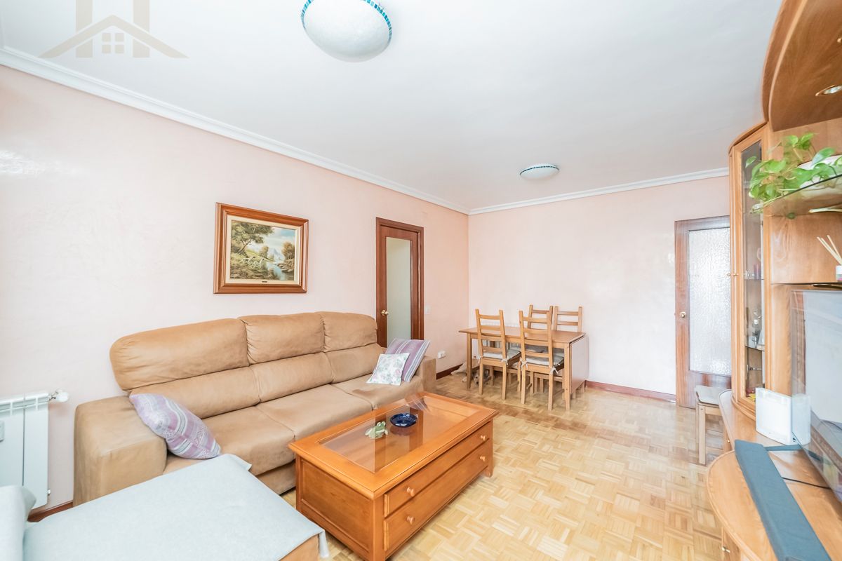 Bedroom of Flat for sale in San Sebastián de los Reyes  with Heating, Terrace and Storage room