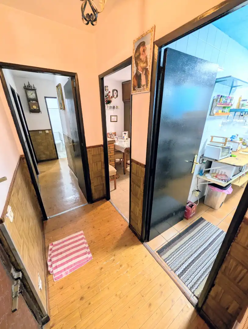 Flat for sale in Sevilla  with Air Conditioner