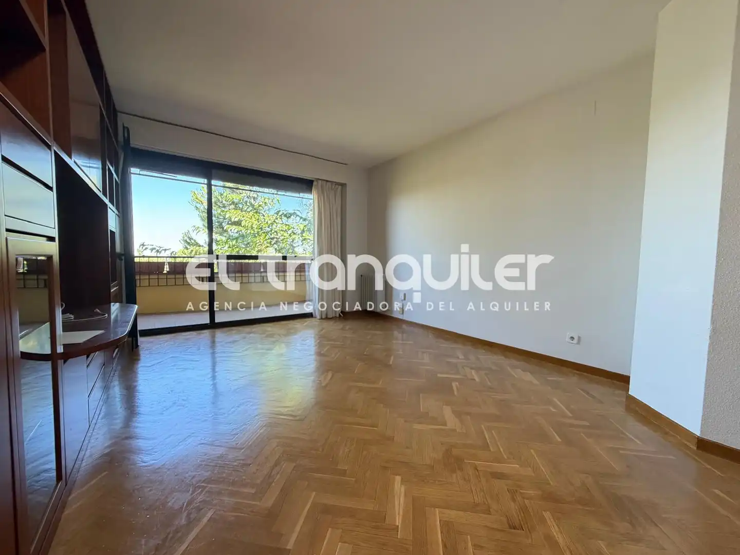 Bedroom of Flat for rent in Madrid  with Parquet flooring, Terrace and Swimming Pool