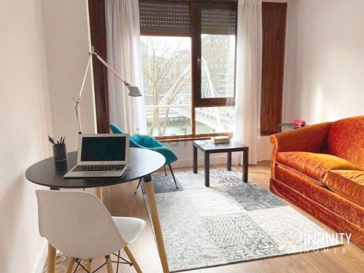 Sala de estar de Apartamento de alquiler en Bilbao  con Calefacción