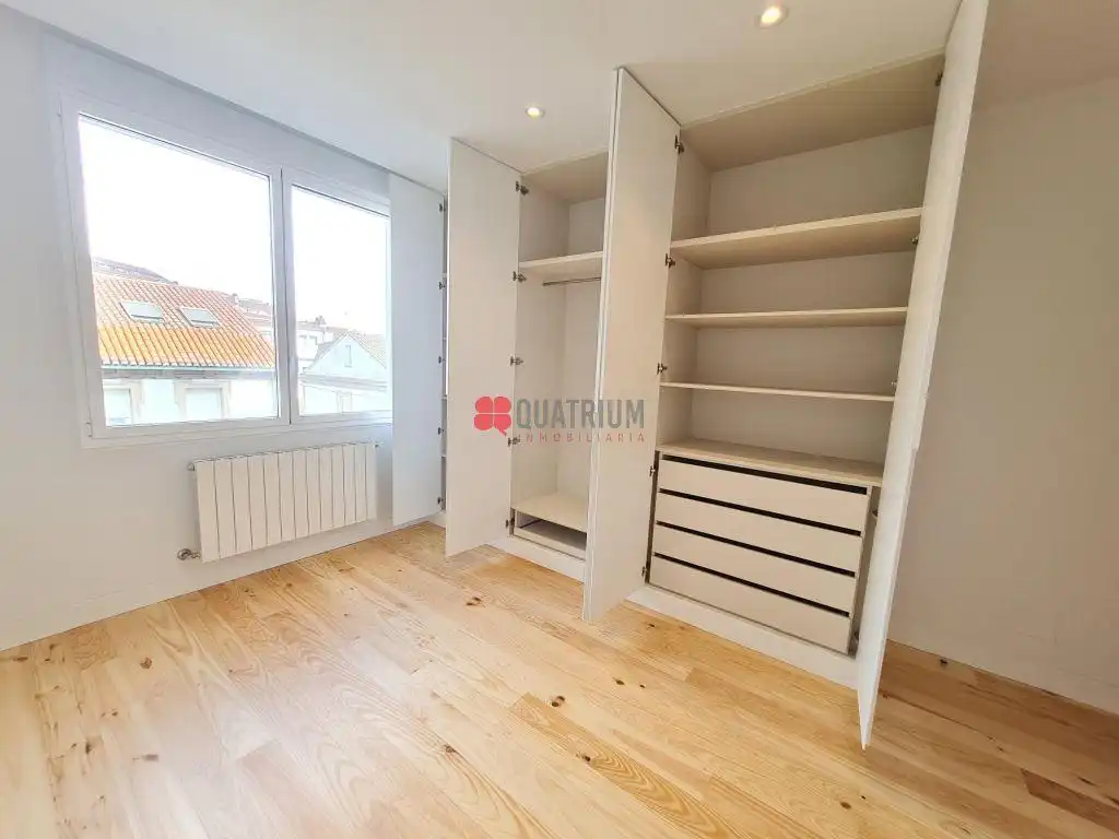 Bedroom of Flat for rent in Santiago de Compostela   with Heating