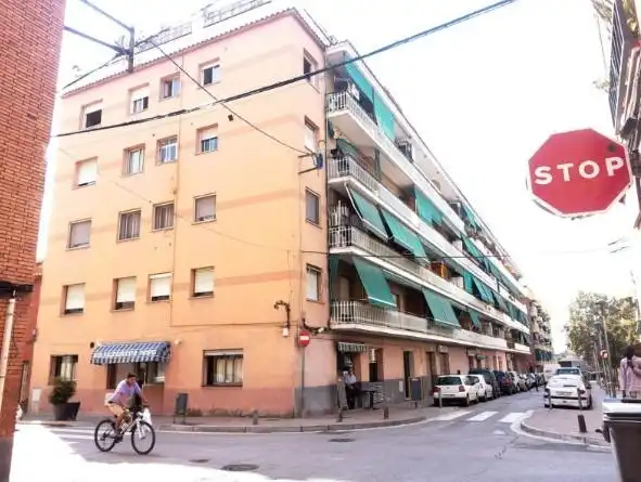 Locale commerciale in vendita a Congost