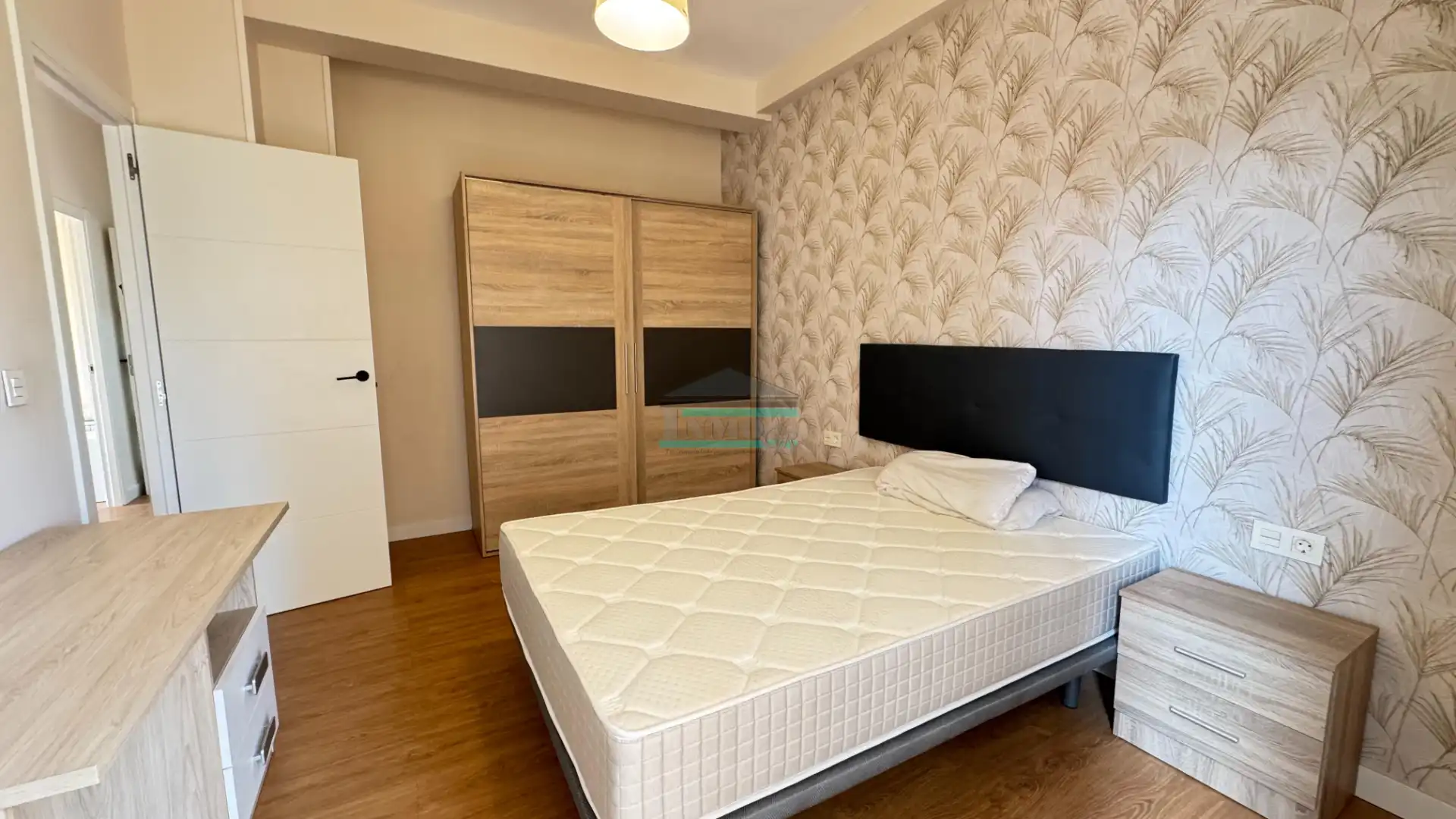 Bedroom of Flat for rent in Granada  with Air Conditioner, Heating and Terrace