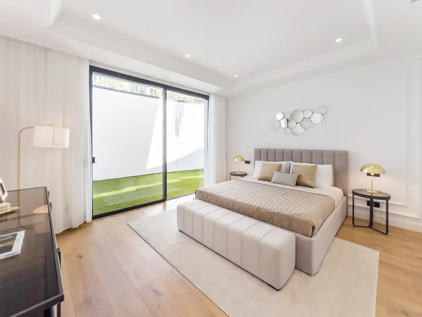 Schlafzimmer von Haus oder Chalet zum Verkauf in Marbella mit Klimaanlage, Heizung und Privatgarten