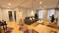 Sala d'estar de Pis en venda en Oviedo  amb Calefacció i Terrassa