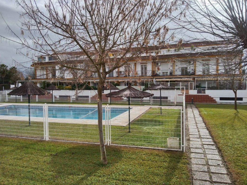 Swimming pool of Single-family semi-detached for sale in Badajoz Capital