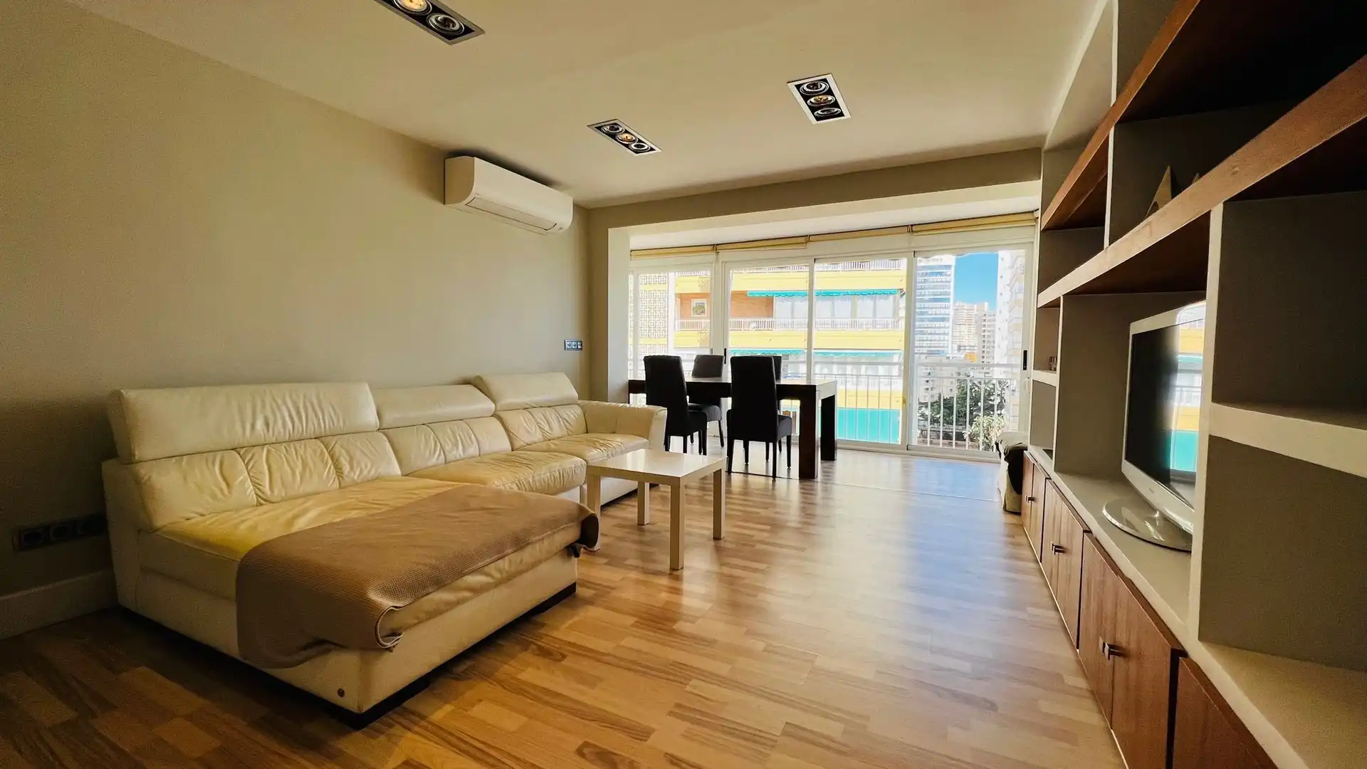 Sala d'estar de Apartament en venda en Benidorm amb Aire condicionat, Calefacció i Terrassa