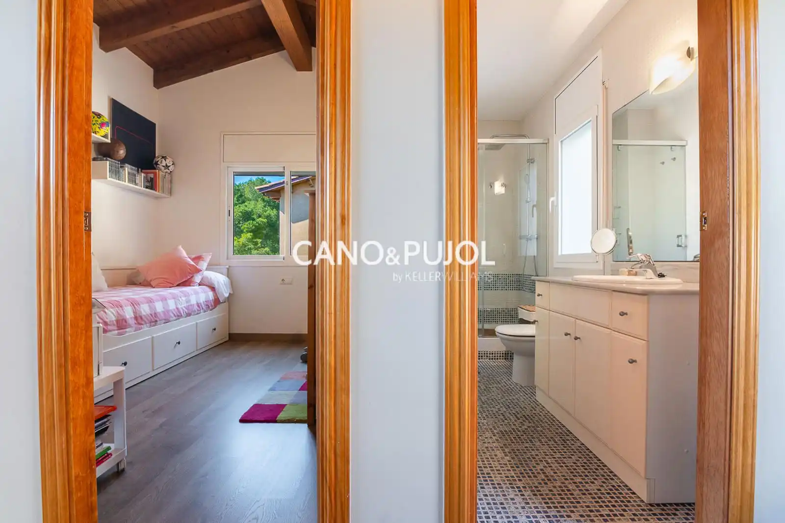 Baño de Casa o chalet en venta en Corbera de Llobregat con Calefacción, Terraza y Trastero