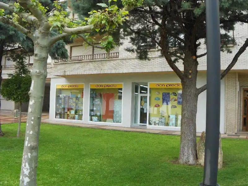 Locale commerciale in affitto a CL ESCRITORA JOSEFINA RODRIGUEZ DE ALDECOA, imagen 3
