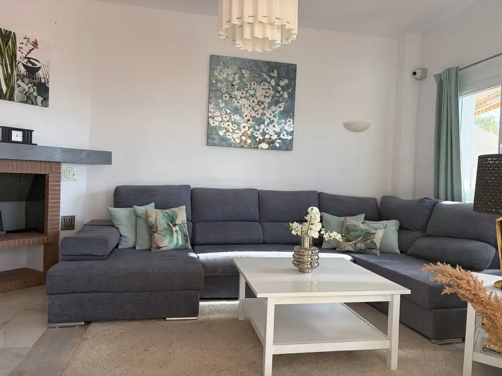 Wohnzimmer von Erdgeschoss zum Verkauf in Mijas mit Klimaanlage, Terrasse und Möbliert