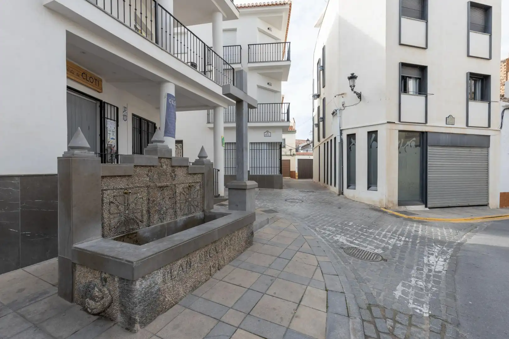 Vista exterior de Casa o xalet en venda en Dílar amb Aire condicionat i Balcó