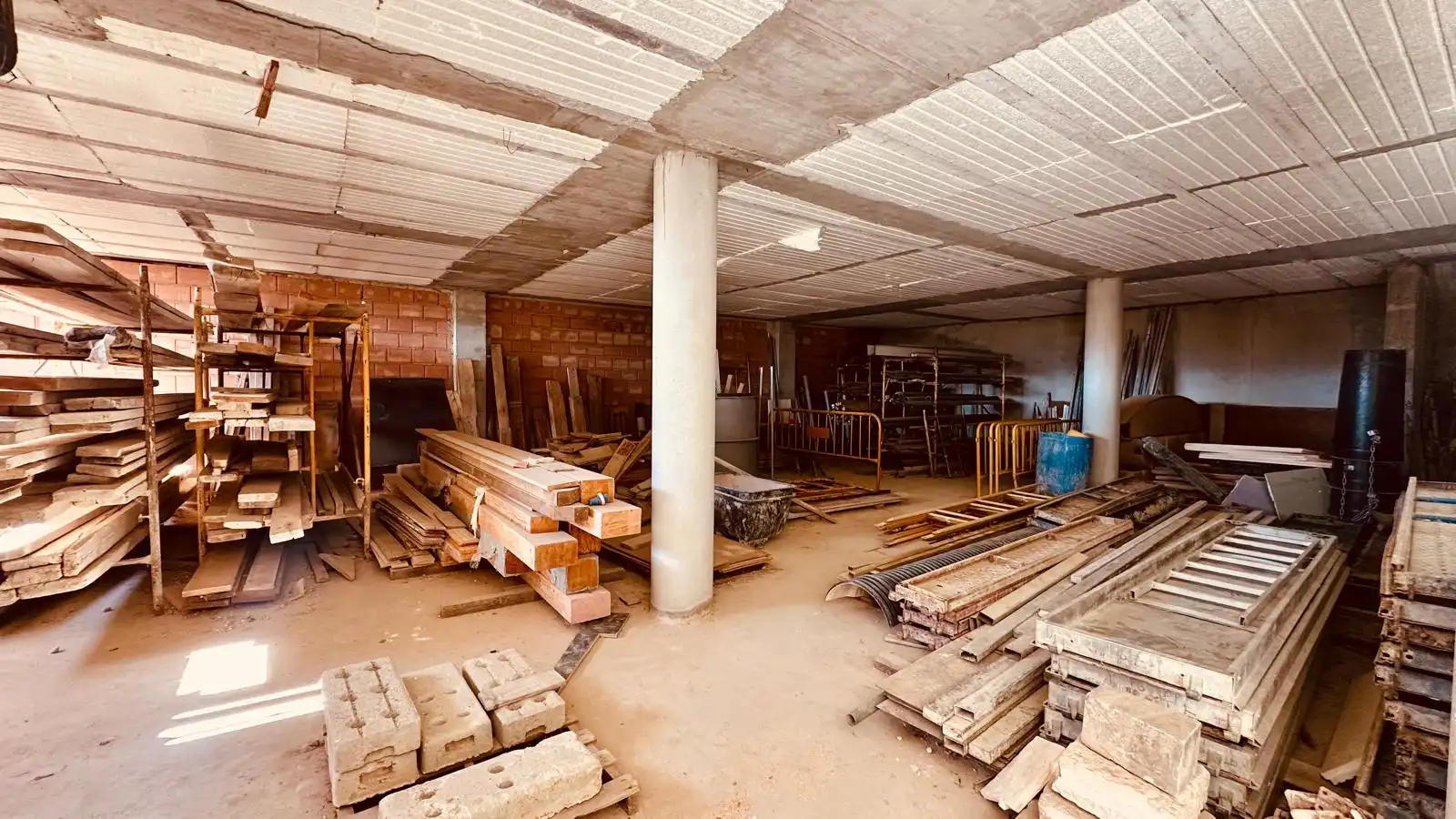 Buildings for sale in Lledó, Teruel