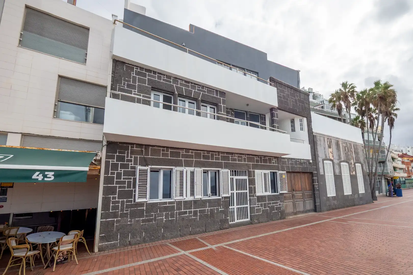 Vista exterior de Casa adosada en venta en Las Palmas de Gran Canaria con Terraza, Trastero y Balcón
