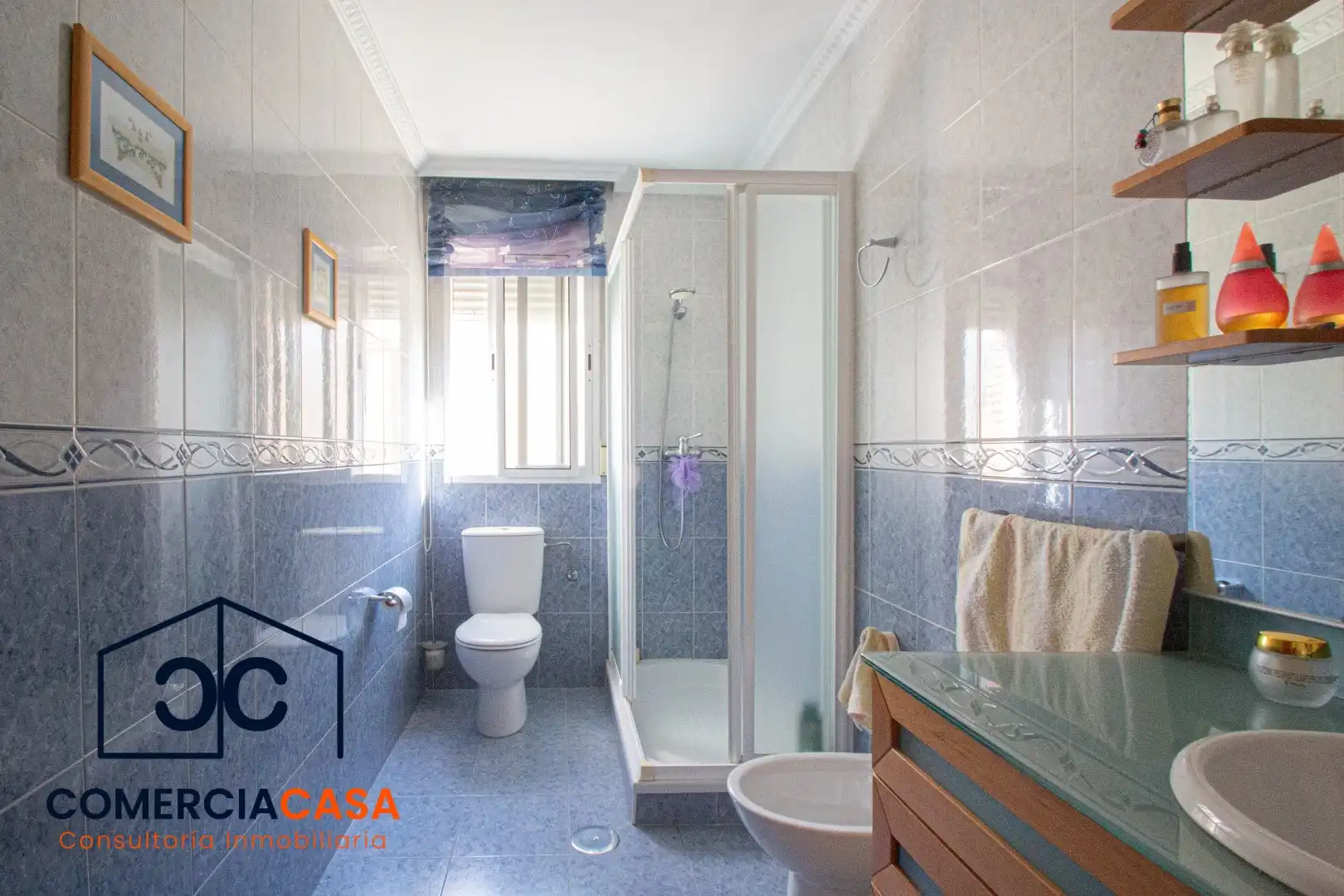 Baño de Casa adosada en venta en Jun con Aire acondicionado, Calefacción y Terraza