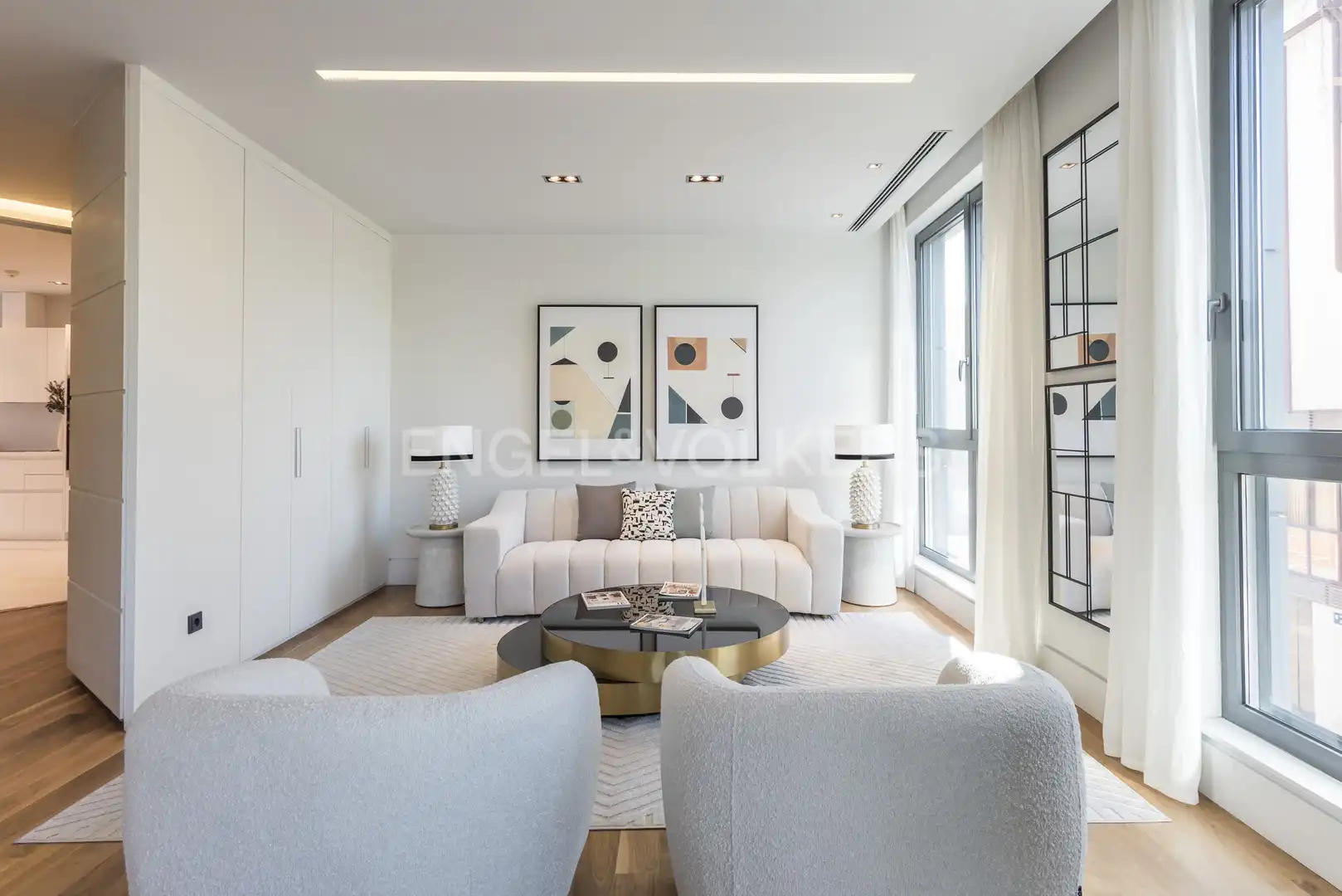 Living room of Flat for rent in Madrid  with Air Conditioner, Heating and Furnished