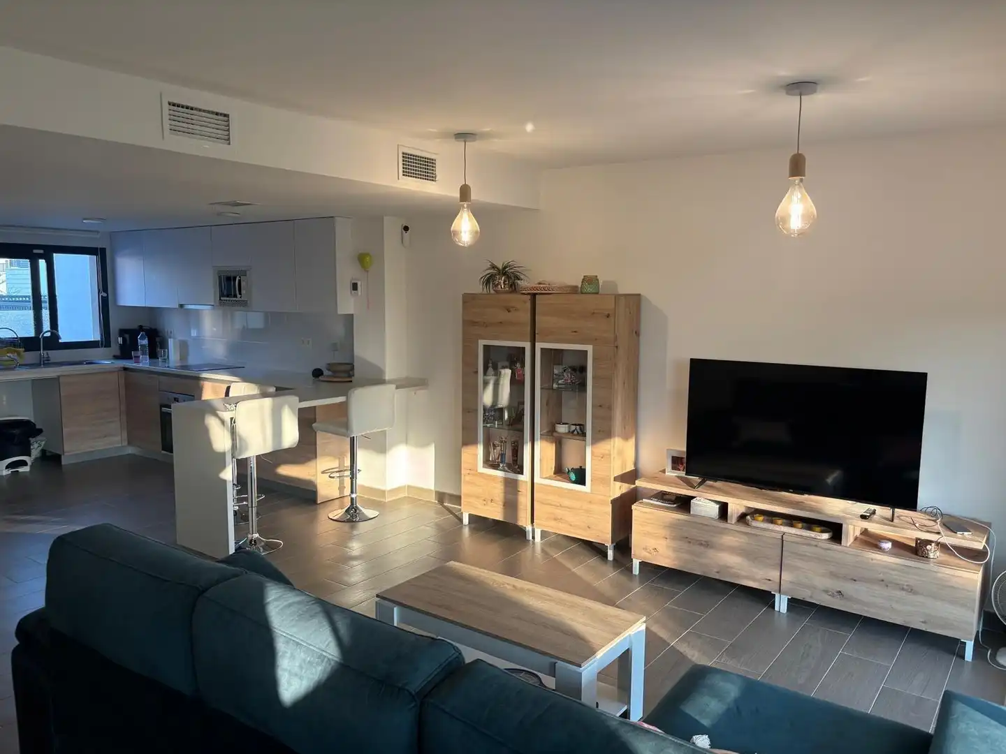 Sala de estar de Casa adosada en venta en Alhaurín de la Torre con Aire acondicionado, Terraza y Trastero
