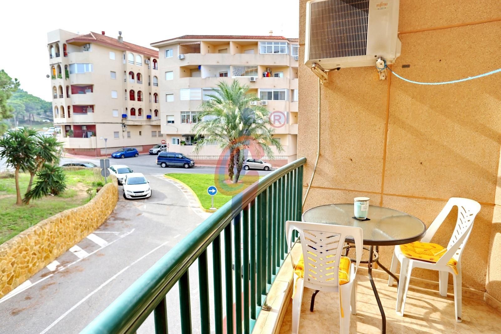 Vista exterior de Apartament en venda en Guardamar del Segura amb Aire condicionat, Calefacció i Jardí privat