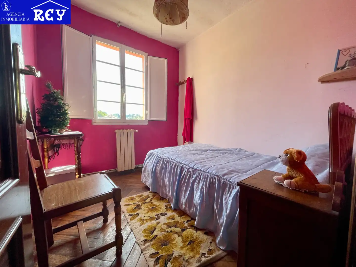 Habitación de Casa o chalet en venta en Santiago de Compostela  con Calefacción, Jardín privado y Trastero