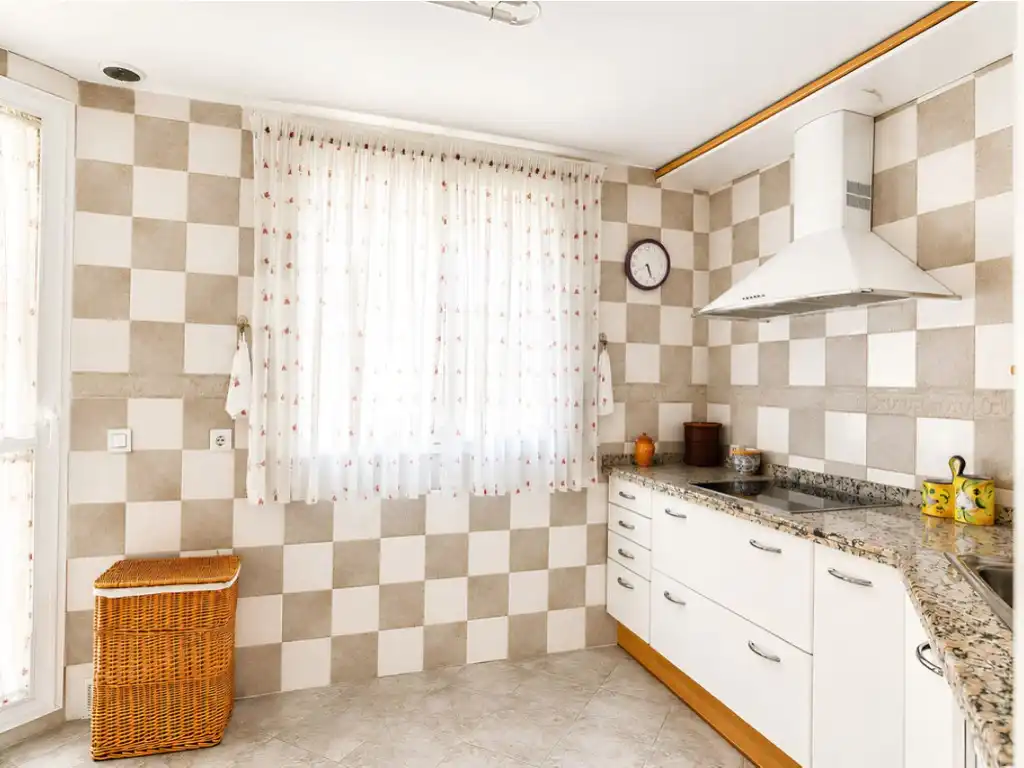 Kitchen of Flat for sale in Fuengirola  with Air Conditioner, Terrace and Swimming Pool