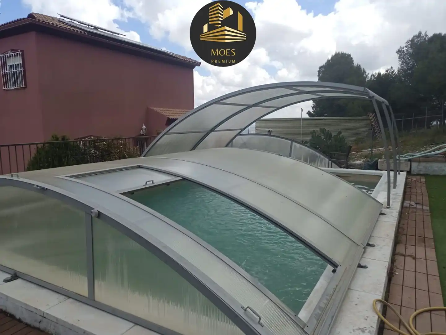 Piscina de Casa o xalet en venda en Jaén amb Aire condicionat, Calefacció i Terrassa
