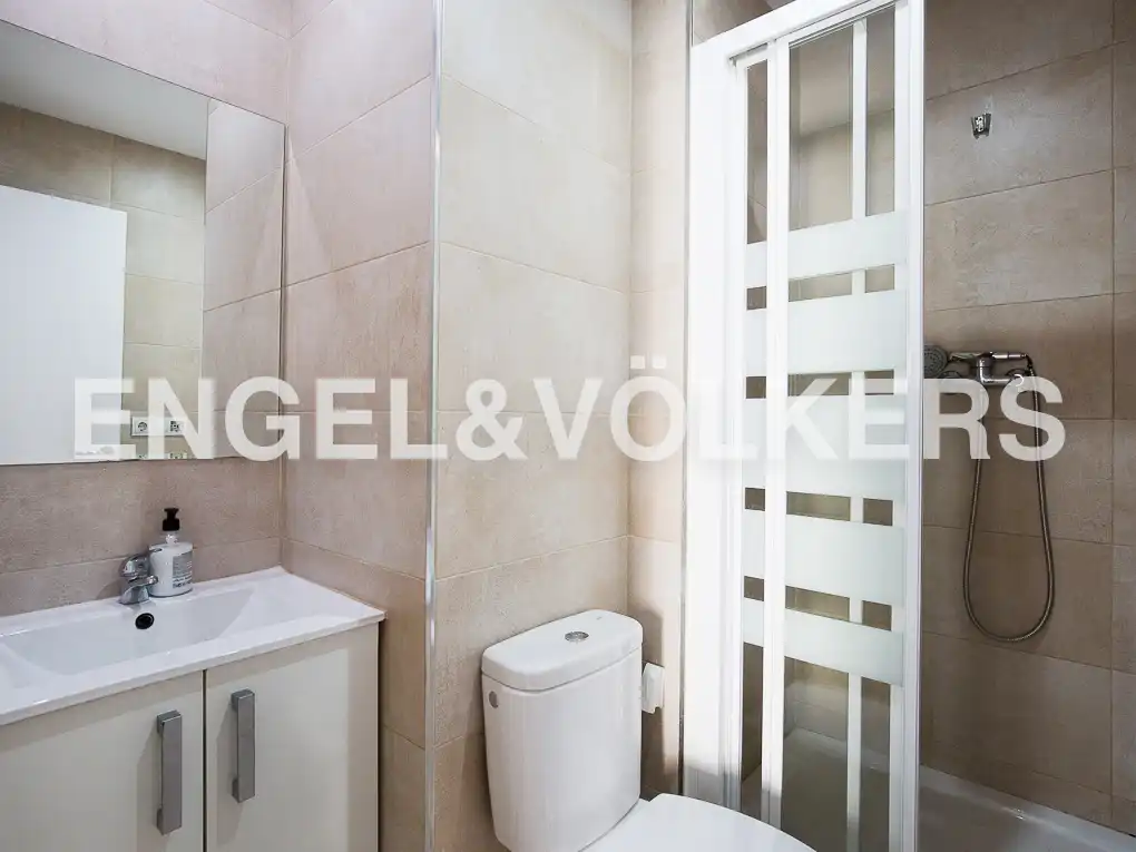Baño de Piso de alquiler en Valencia con Aire acondicionado, Calefacción y Balcón