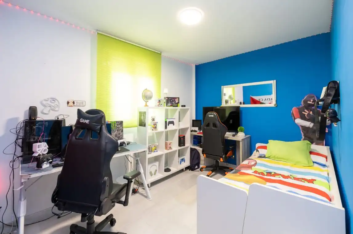 Habitación de Casa o chalet en venta en La Zubia con Aire acondicionado, Calefacción y Jardín privado