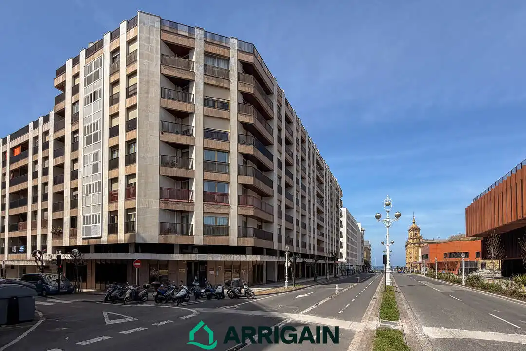Exterior view of Flat for sale in Donostia - San Sebastián   with Heating and Terrace