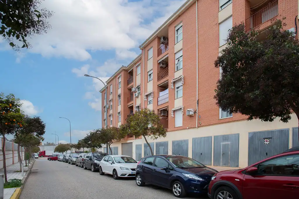 Vista exterior de Pis en venda en Linares amb Piscina