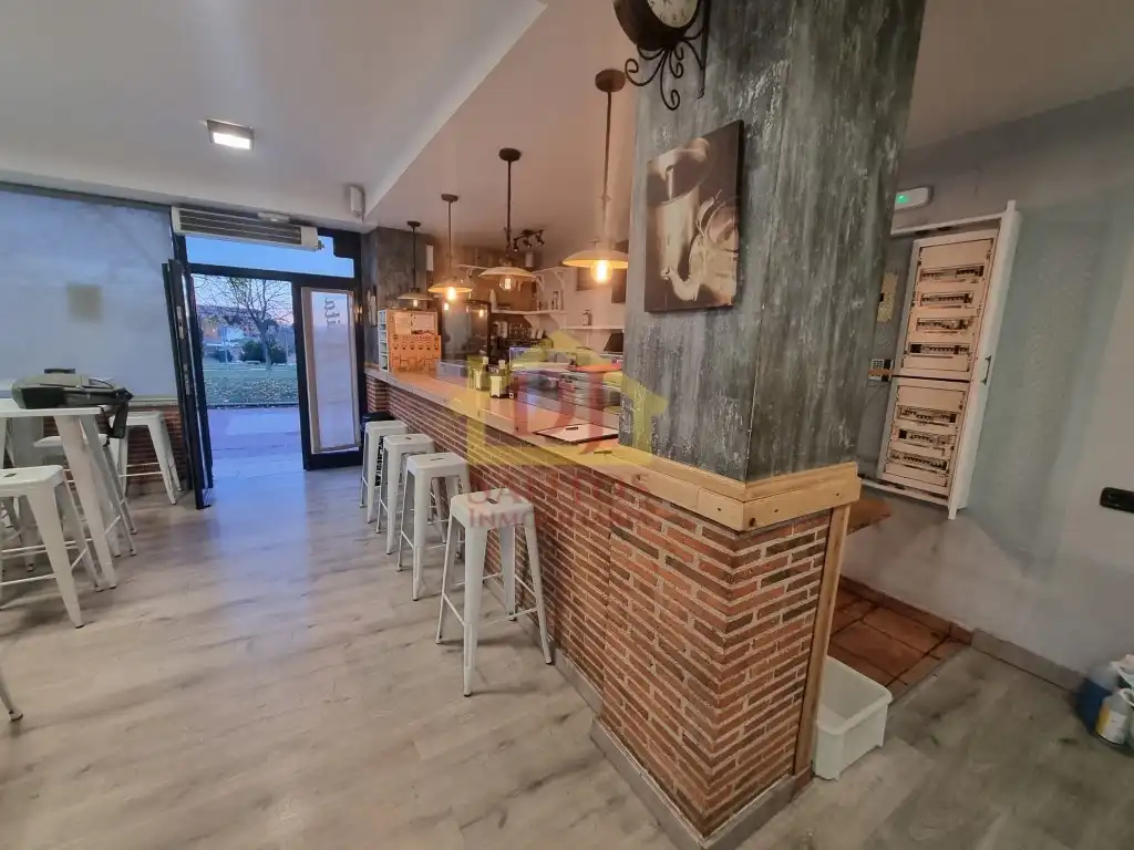 Local comercial en venda a Calle Parque De Valhondo, imagen 4