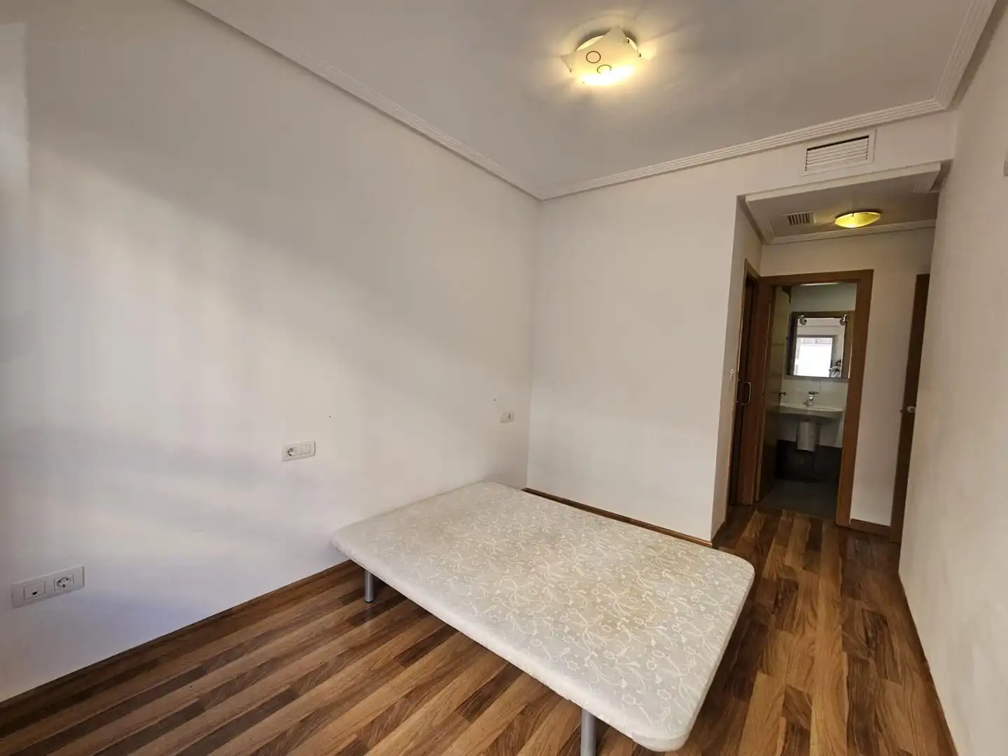 Habitación de Piso de alquiler en Elche / Elx con Amueblado