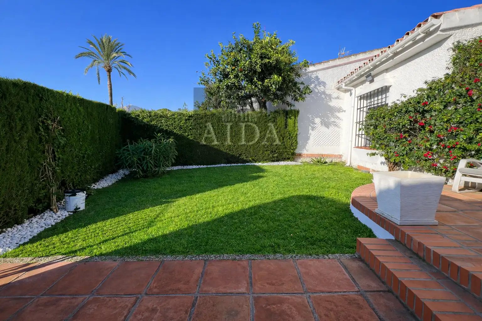 Jardí de Casa o xalet en venda en Marbella amb Aire condicionat, Terrassa i Traster