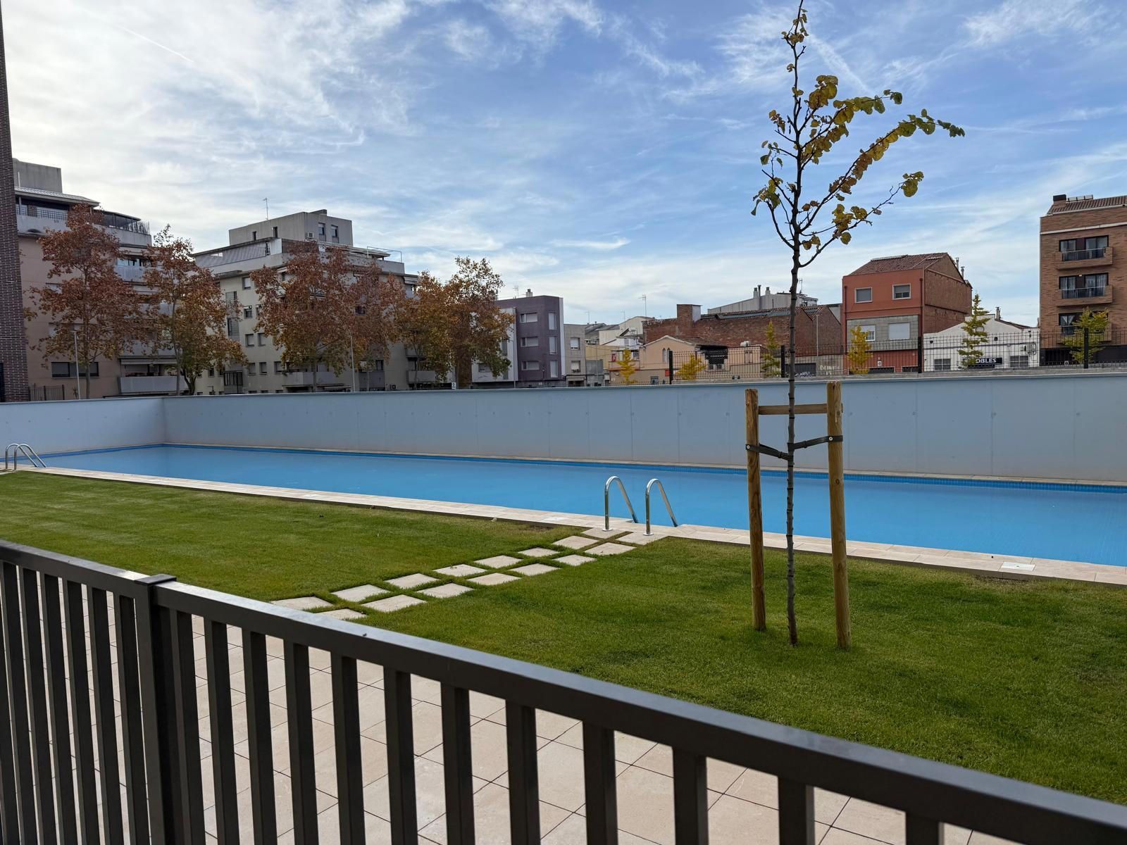 Swimming pool of Flat to rent in Sabadell  with Heating, Parquet flooring and Terrace