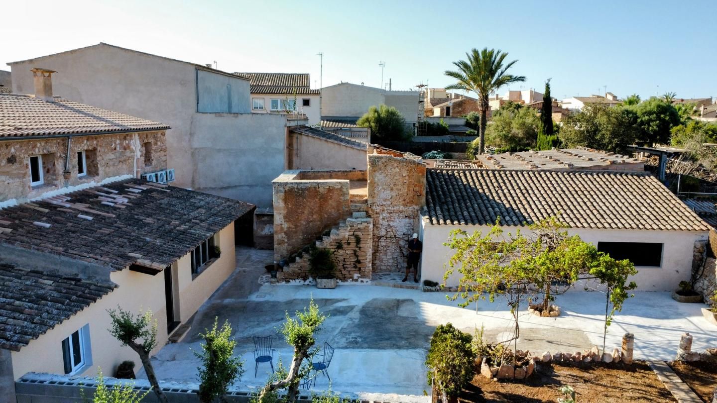 Vista exterior de Casa adosada de lloguer en Santanyí amb Aire condicionat, Jardí privat i Parquet