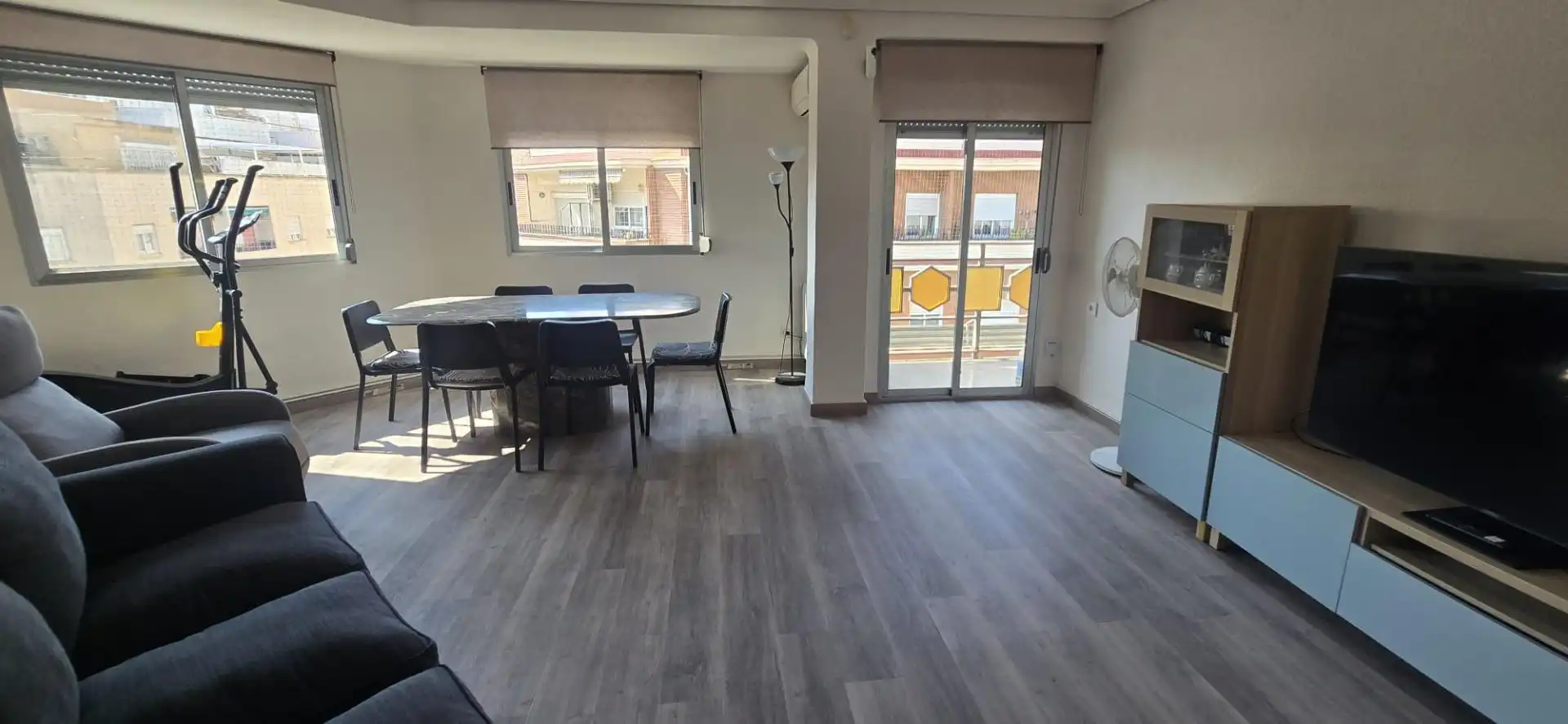 Menjador de Pis de lloguer en  Valencia Capital amb Aire condicionat, Calefacció i Moblat