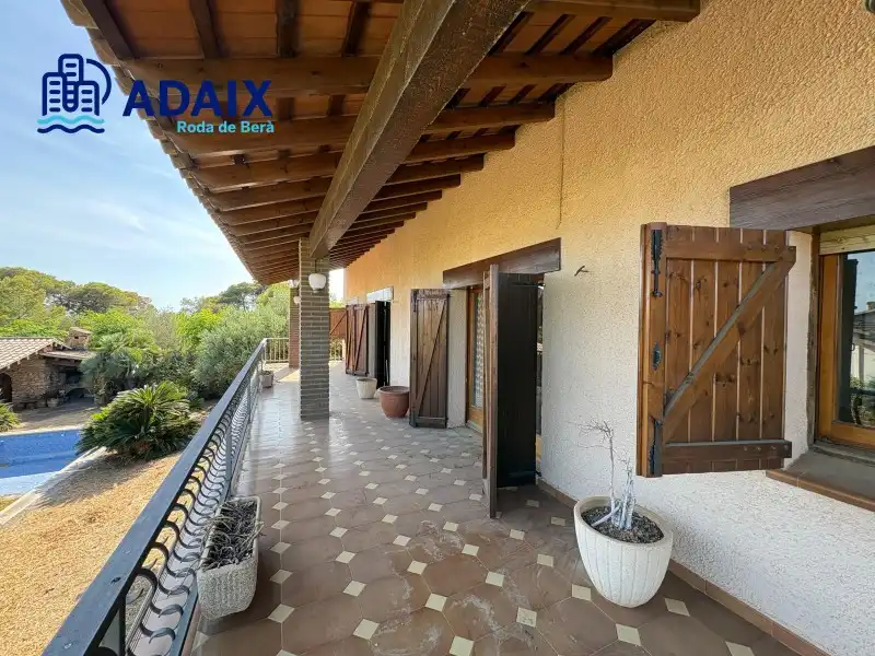 Vista exterior de Casa o chalet en venta en Roda de Berà con Terraza, Trastero y Piscina