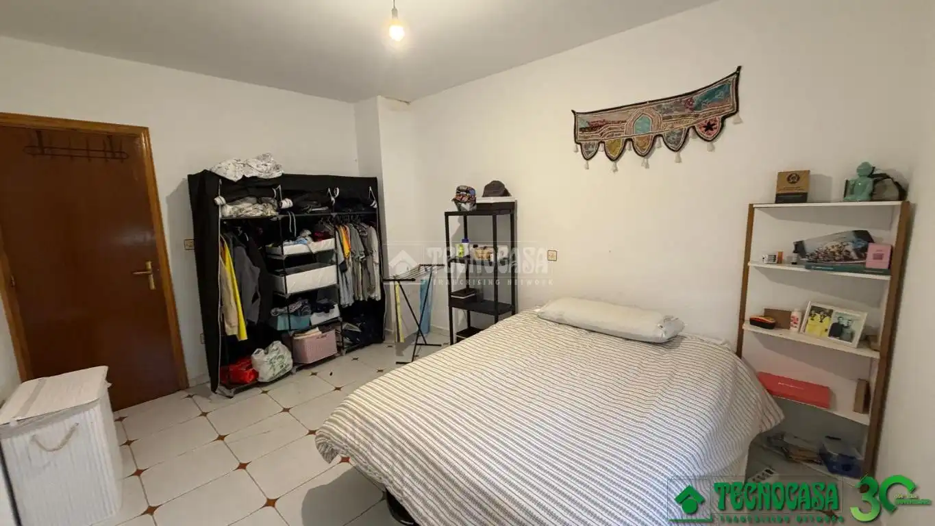 Habitación de Casa adosada en venta en Candeleda con Aire acondicionado, Terraza y Balcón