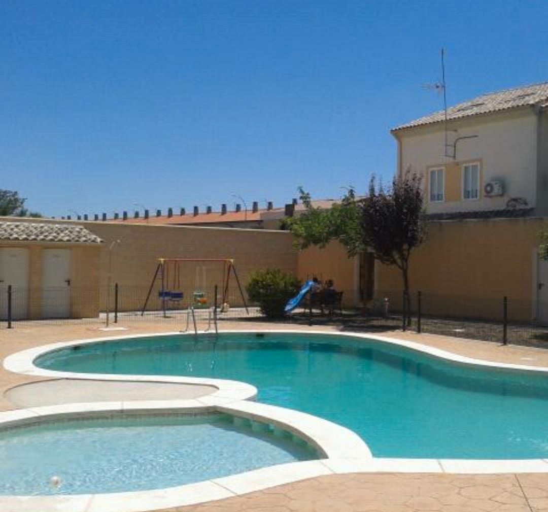Swimming pool of Single-family semi-detached for sale in Torralba de Calatrava  with Air Conditioner, Heating and Parquet flooring