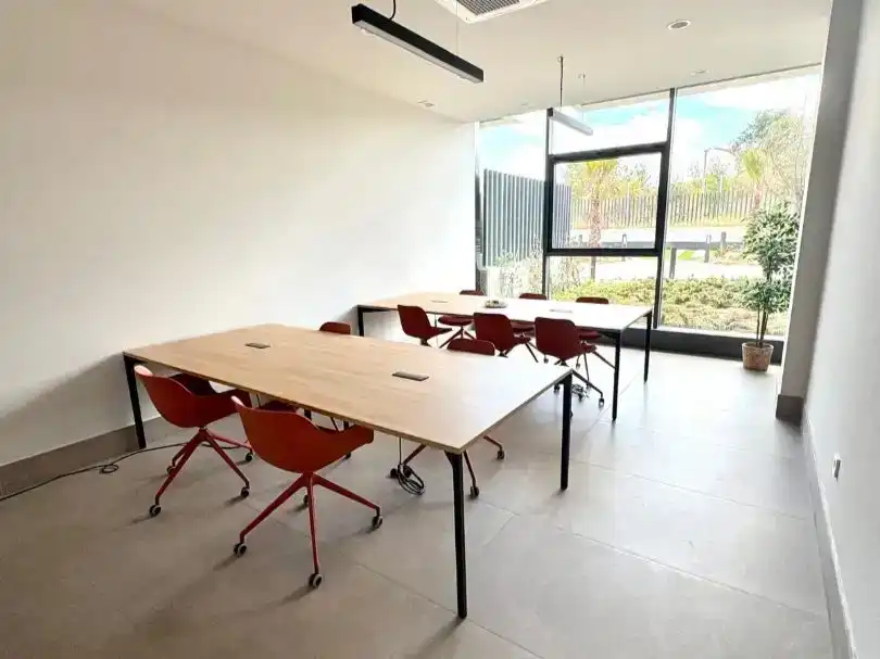 Loft zur Miete in La Moraleja mit Klimaanlage, Schwimmbad und Möbliert