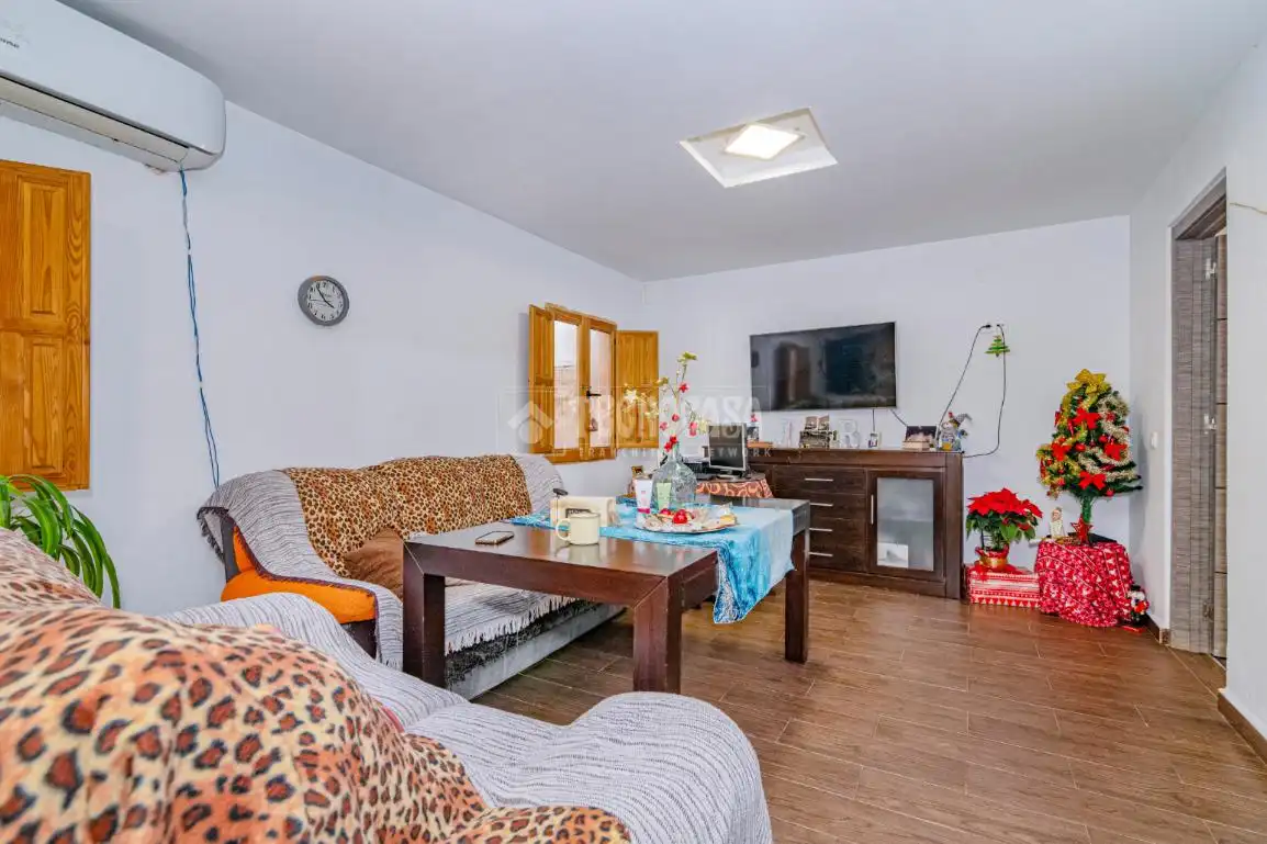 Living room of Detached homes for sale in Granada  with Air Conditioner and Terrace