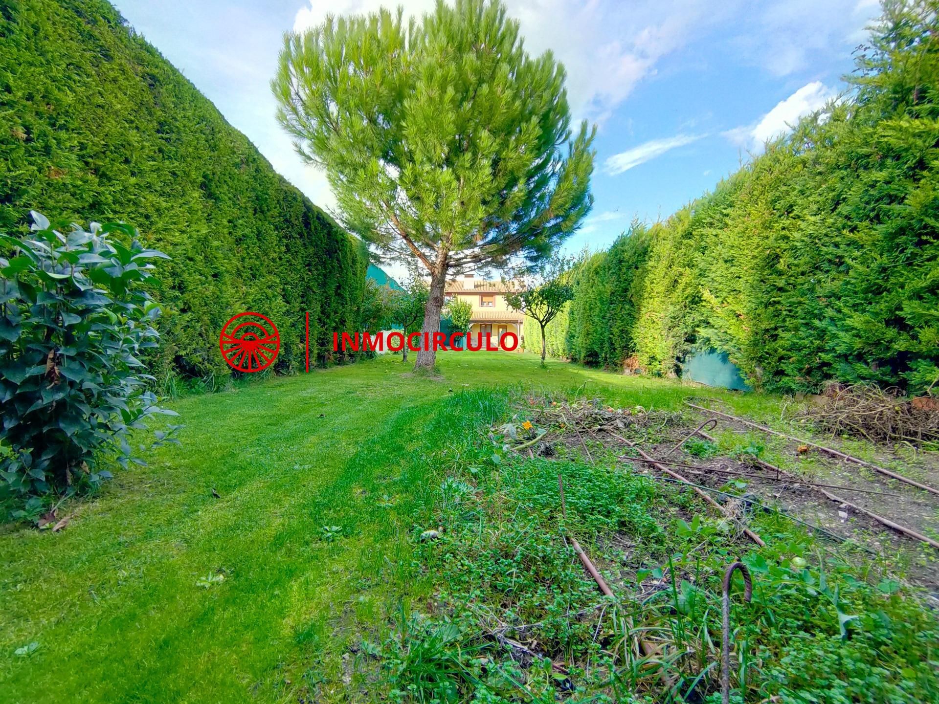 Casa adosada en venda en Valle de Santibáñez amb Calefacció, Jardí privat i Terrassa