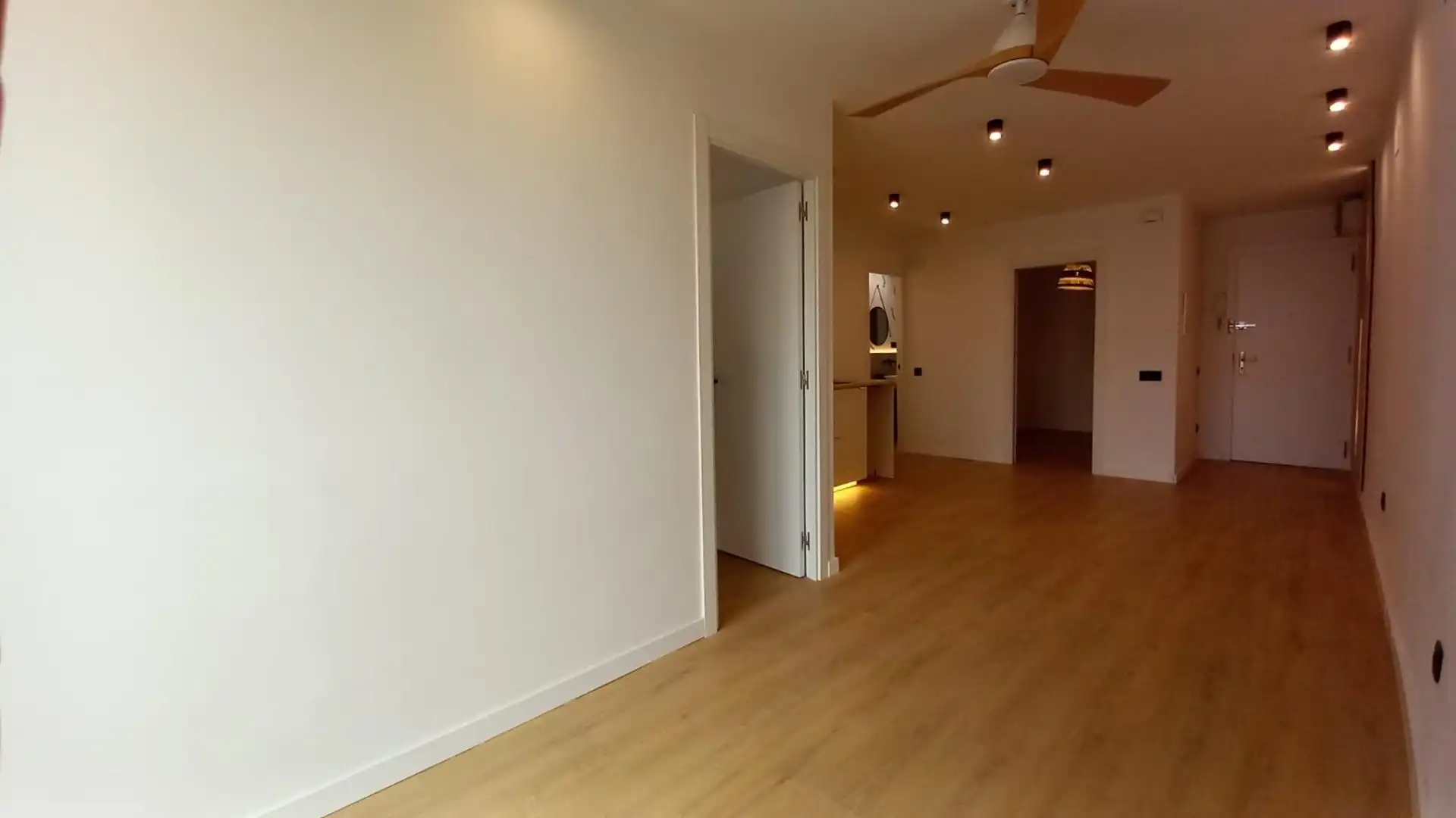 Wohnung zum Verkauf in Vilanova i la Geltrú mit Parkett