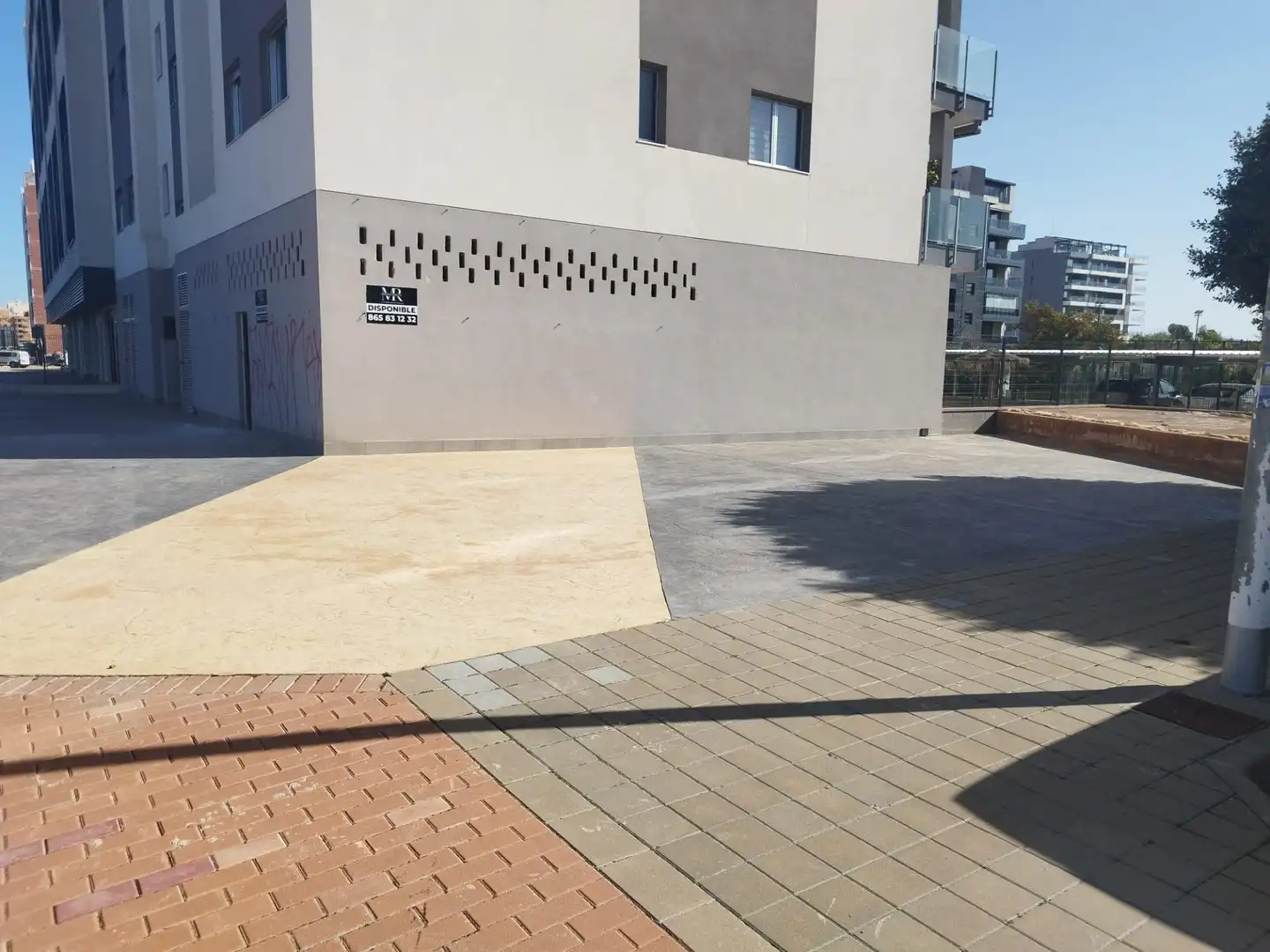 Local comercial de lloguer a Poble Nou - Montiboli