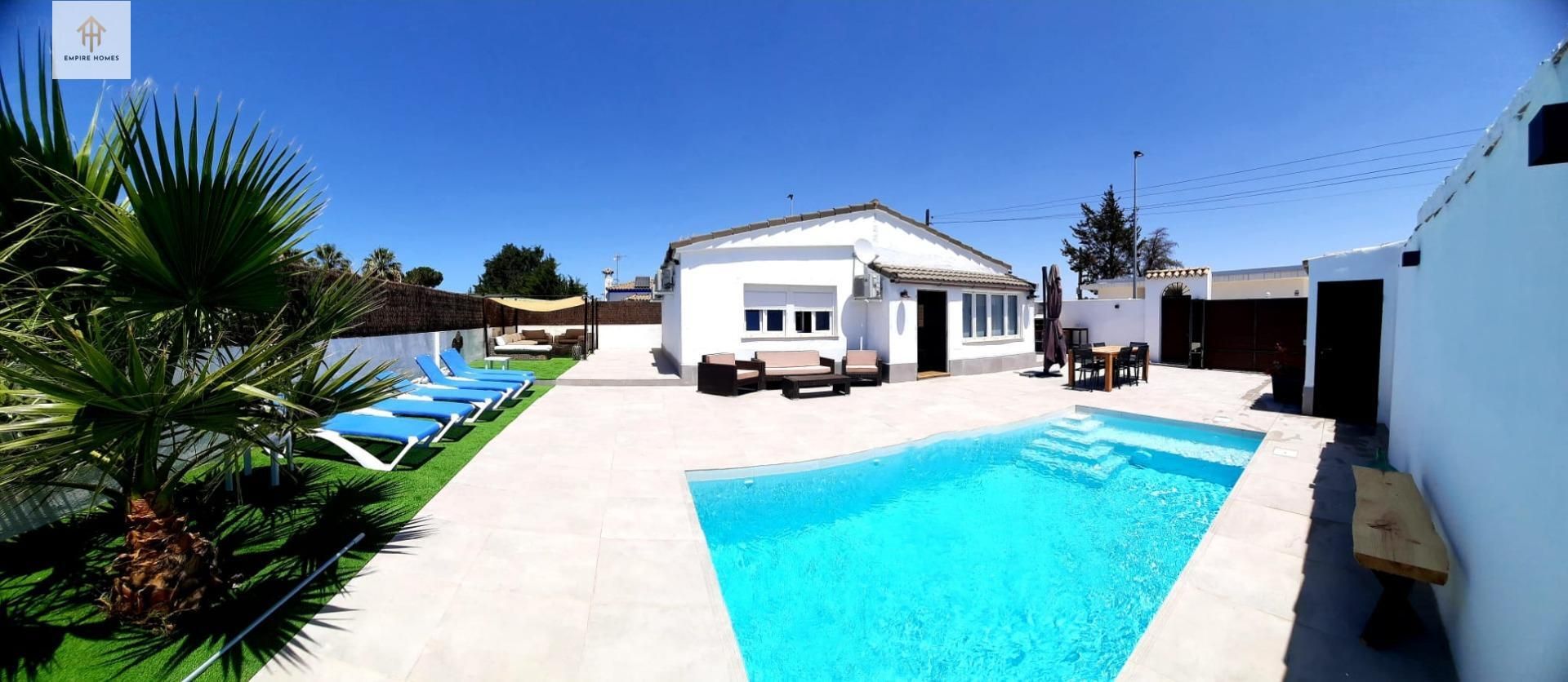 Swimming pool of House or chalet to rent in Chiclana de la Frontera  with Air Conditioner, Storage room and Swimming Pool