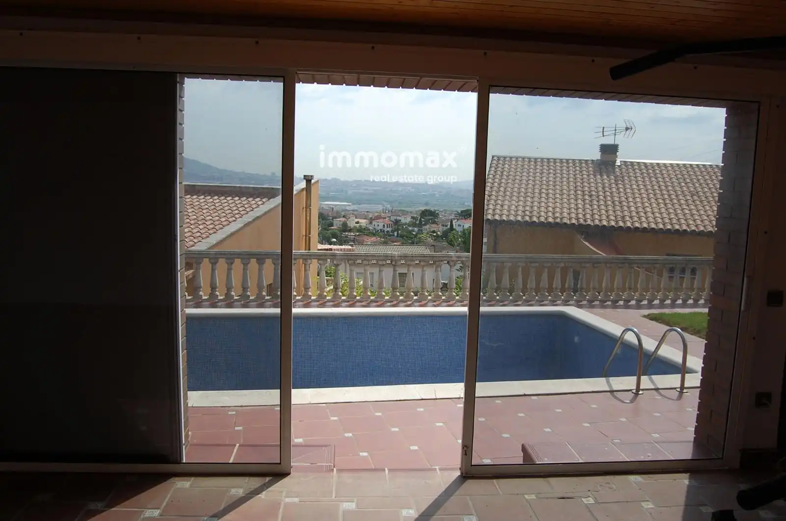 Piscina de Casa o xalet en venda en Sant Boi de Llobregat amb Aire condicionat, Calefacció i Terrassa
