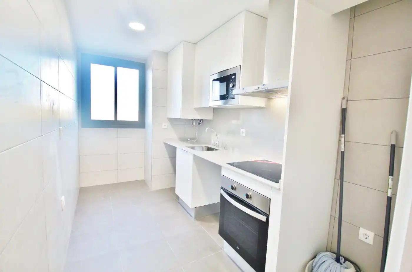 Kitchen of Flat for rent in El Campello  with Air Conditioner, Private garden and Terrace