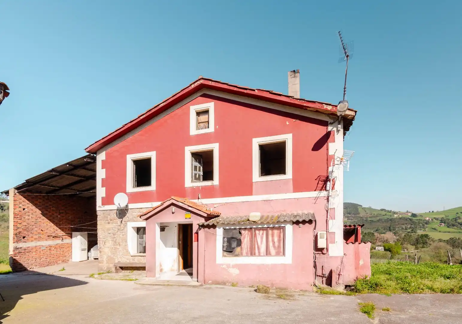 Exterior view of Houses for sale in Llanera  with Alarm