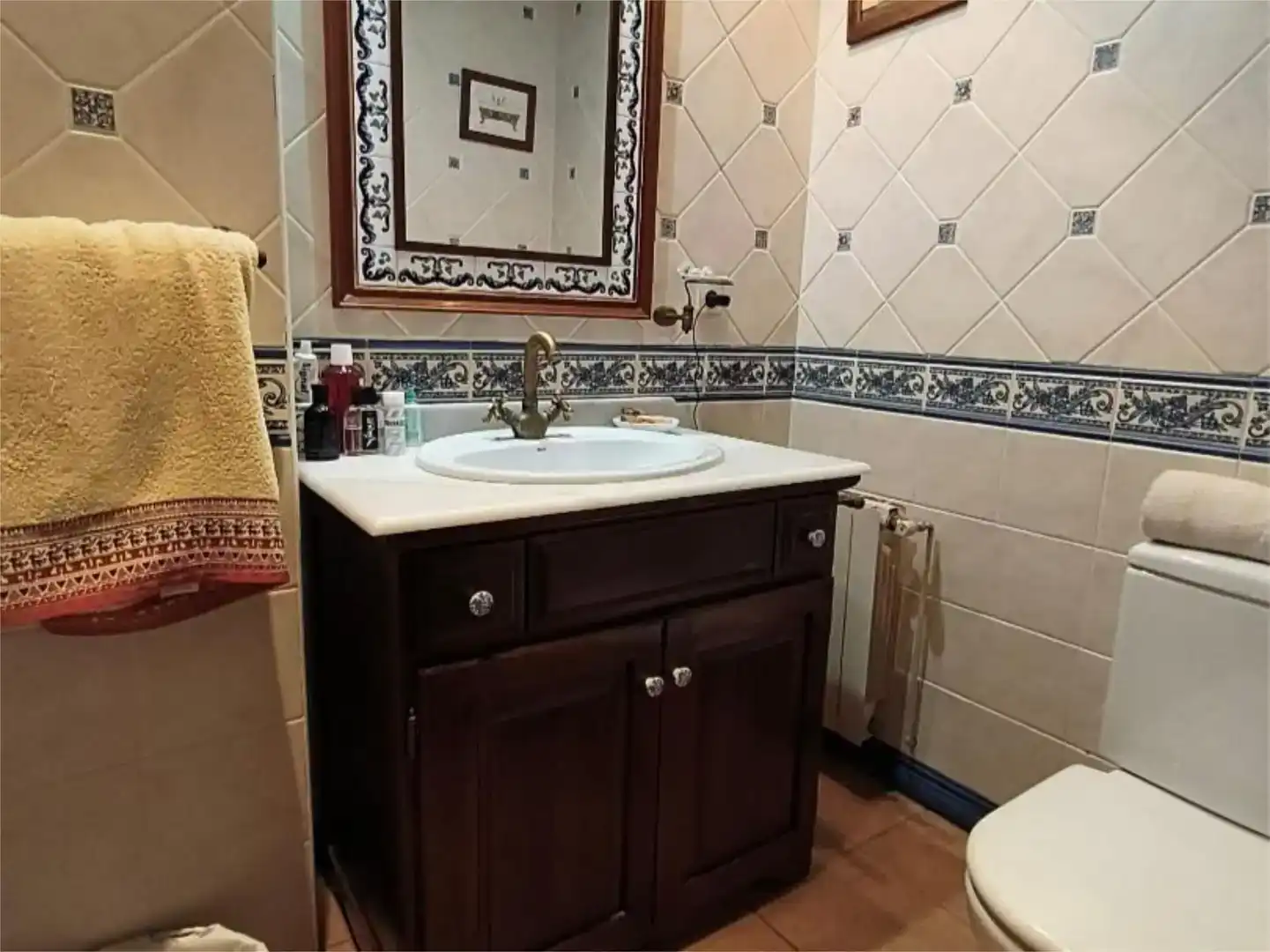 Bany de Pis per a compartir en Esplugues de Llobregat amb Parquet i Moblat